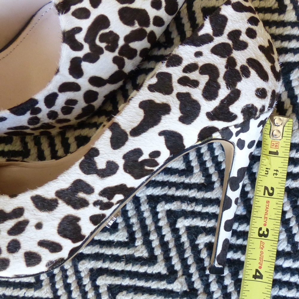 New VS Cheetah Heels - Picture 6 of 7